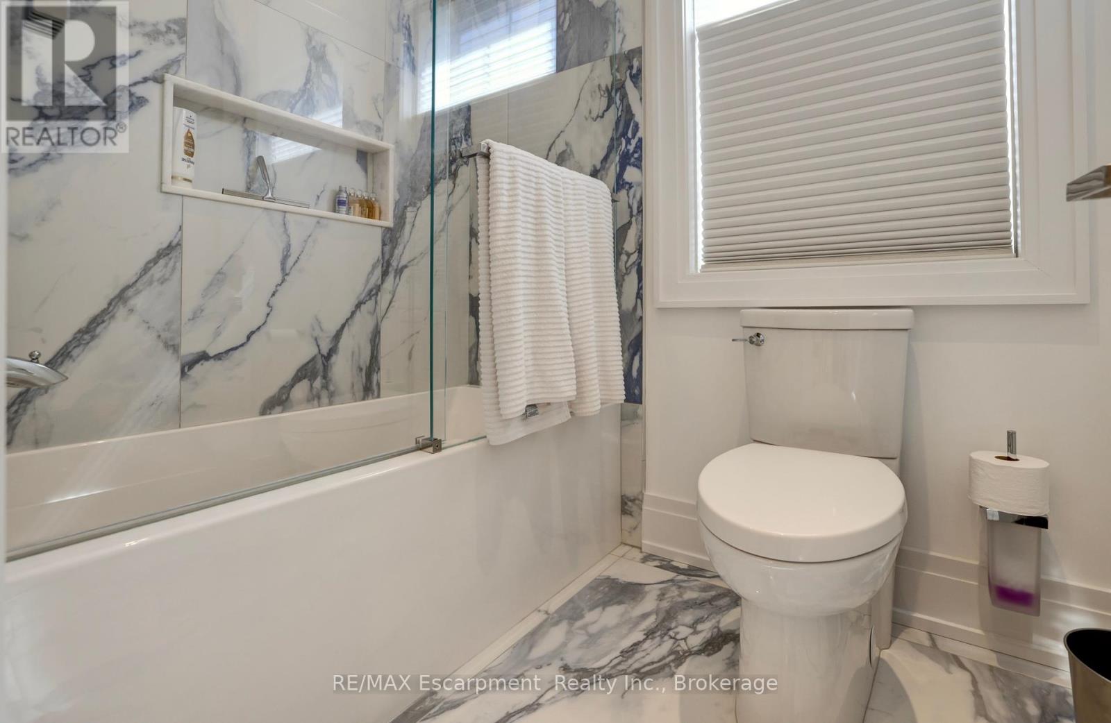 Photo 4 of 4 2134 New Street, Burlington ON