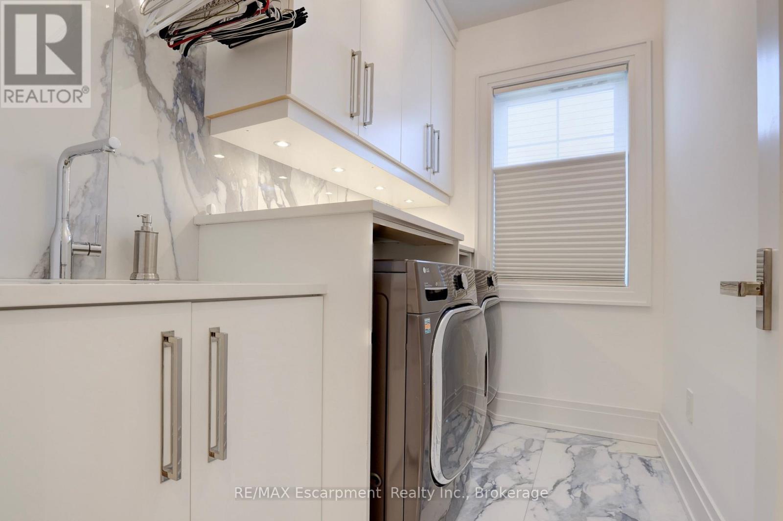 Photo 15 of 4 2134 New Street, Burlington ON