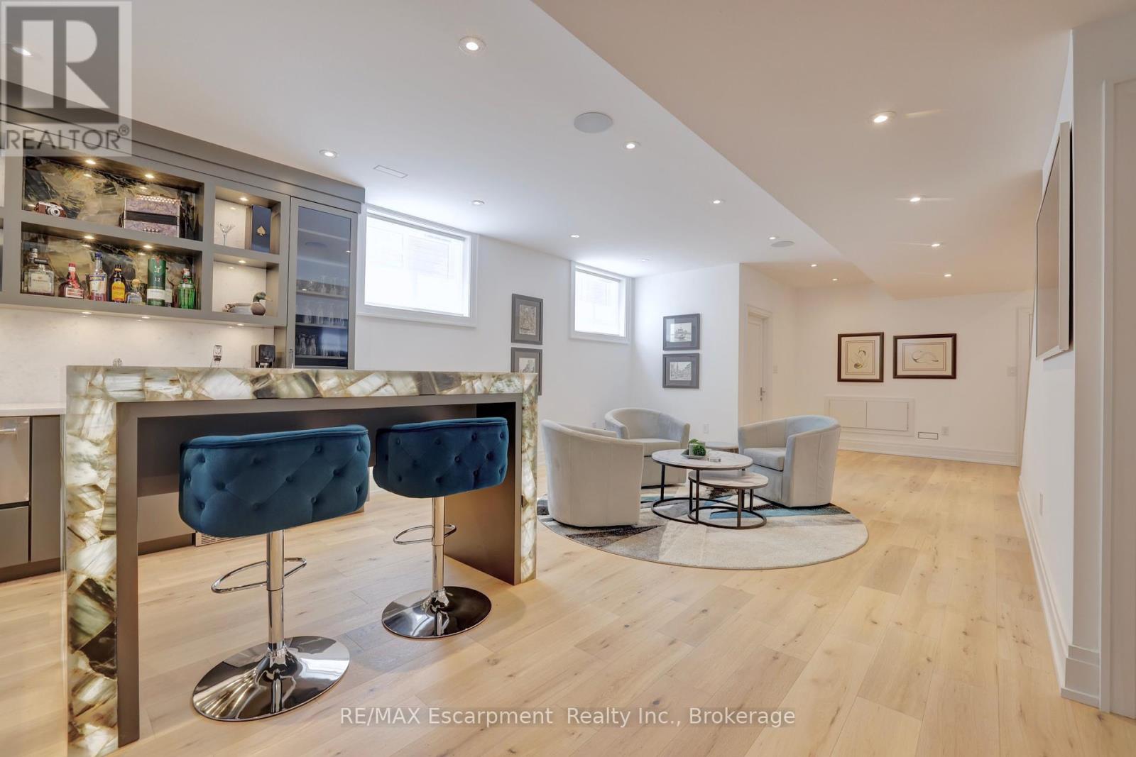 Photo 17 of 4 2134 New Street, Burlington ON