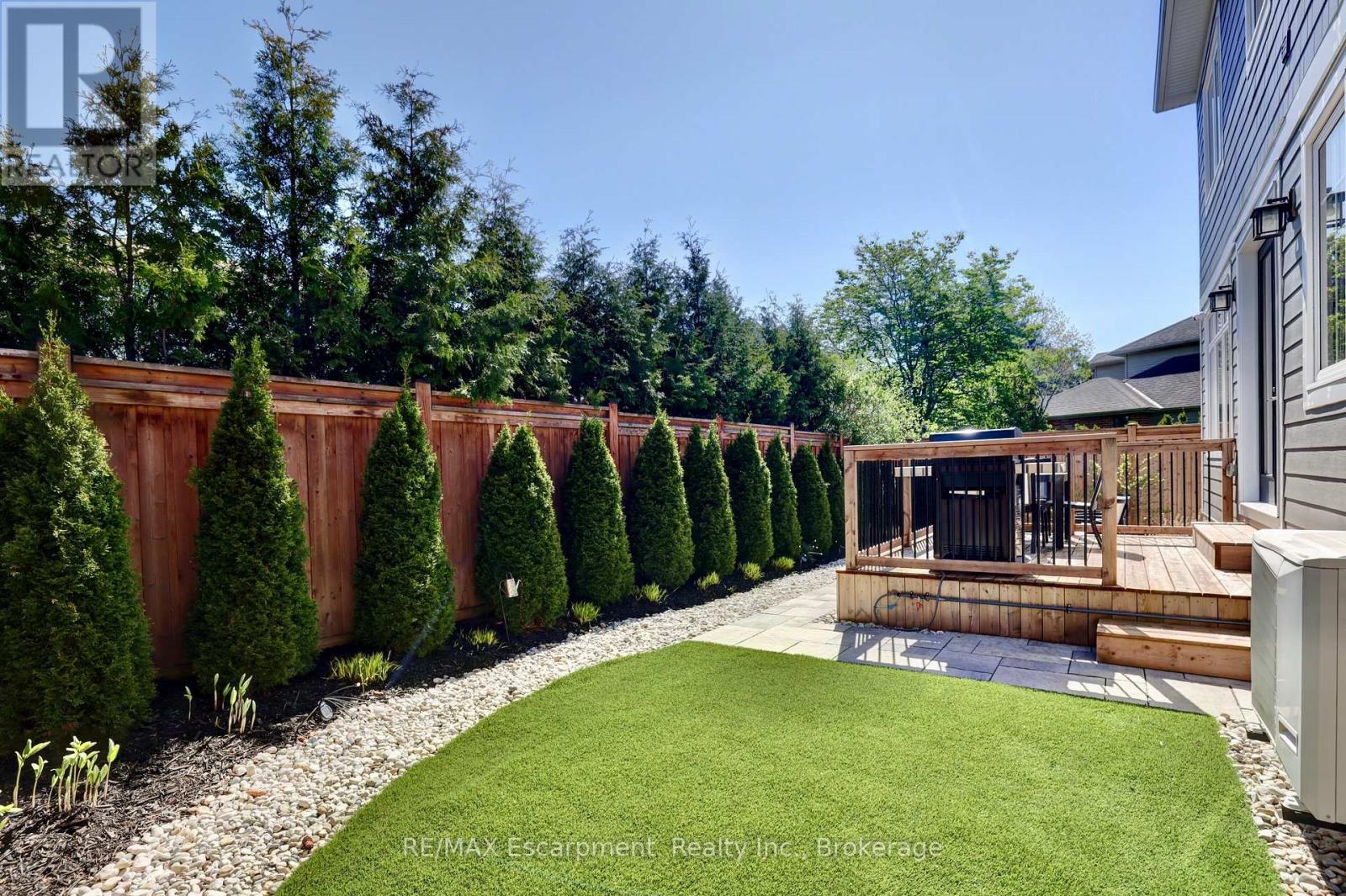Photo 10 of 4 2134 New Street, Burlington ON