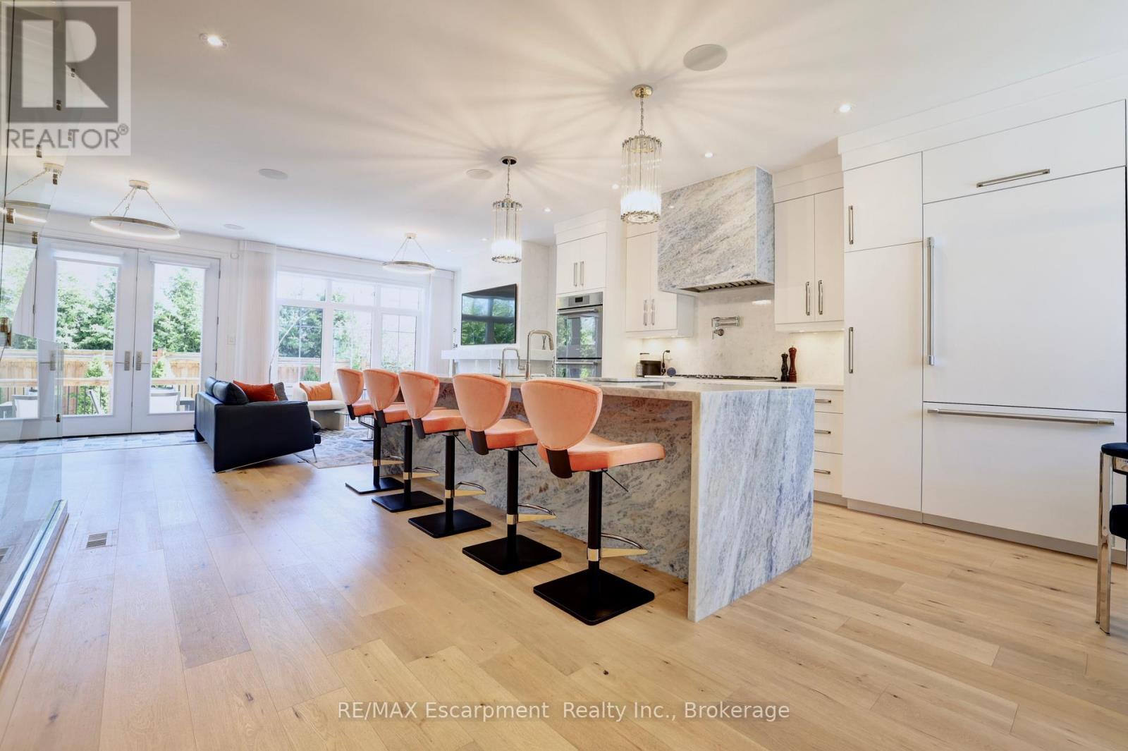 Photo 23 of 4 2134 New Street, Burlington ON