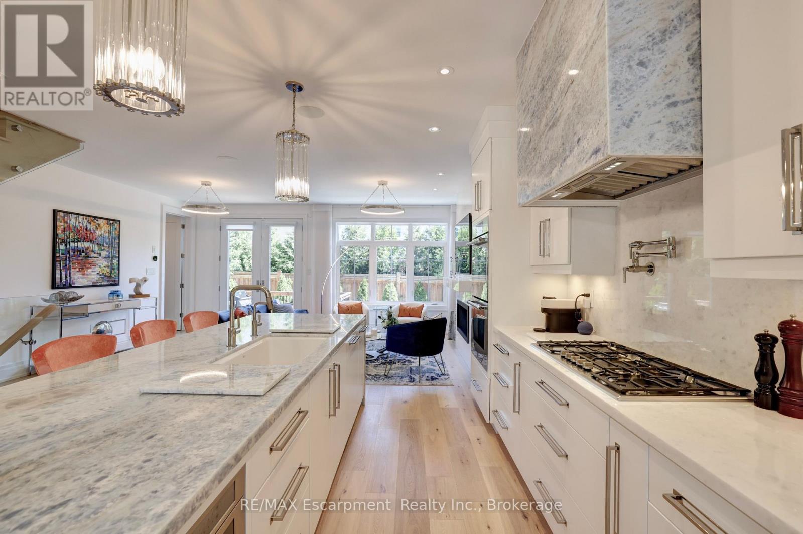 Photo 18 of 4 2134 New Street, Burlington ON