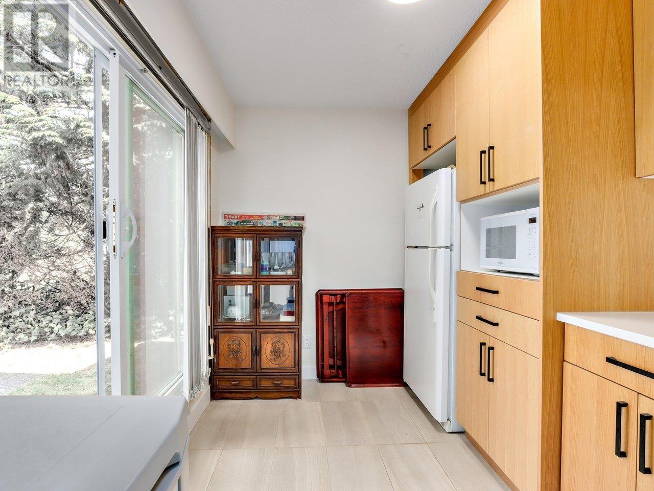 Photo 21 of 3 9151 Forest Grove Drive, Burnaby BC