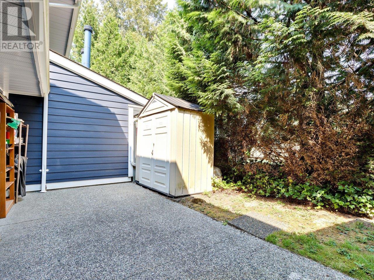 Photo 8 of 3 9151 Forest Grove Drive, Burnaby BC
