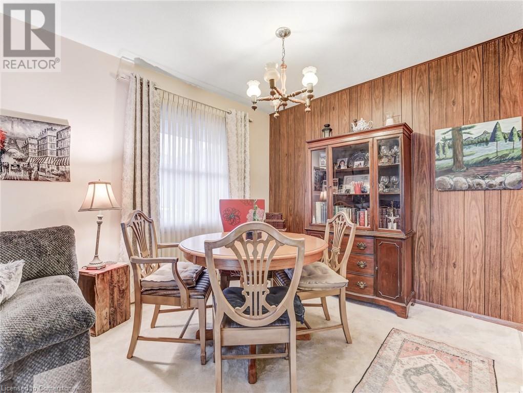Photo 6 of 30 Blueridge Crescent, Brantford ON