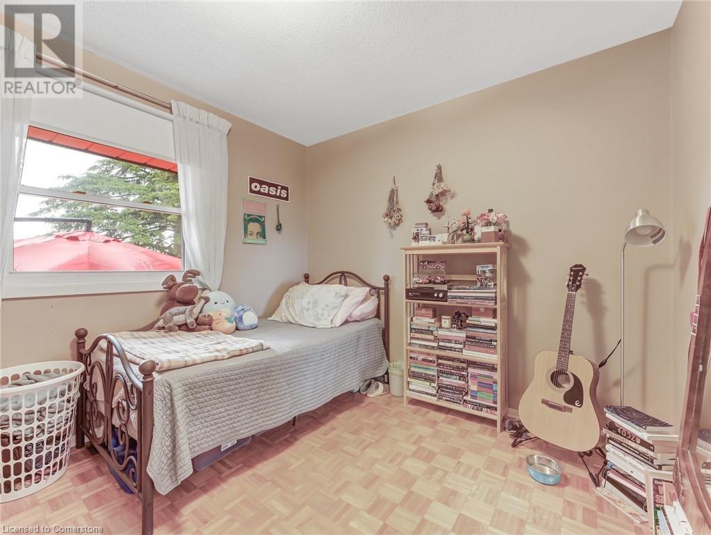 Photo 1 of 30 Blueridge Crescent, Brantford ON