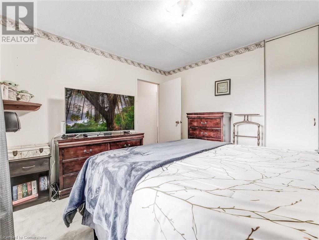 Photo 41 of 30 Blueridge Crescent, Brantford ON