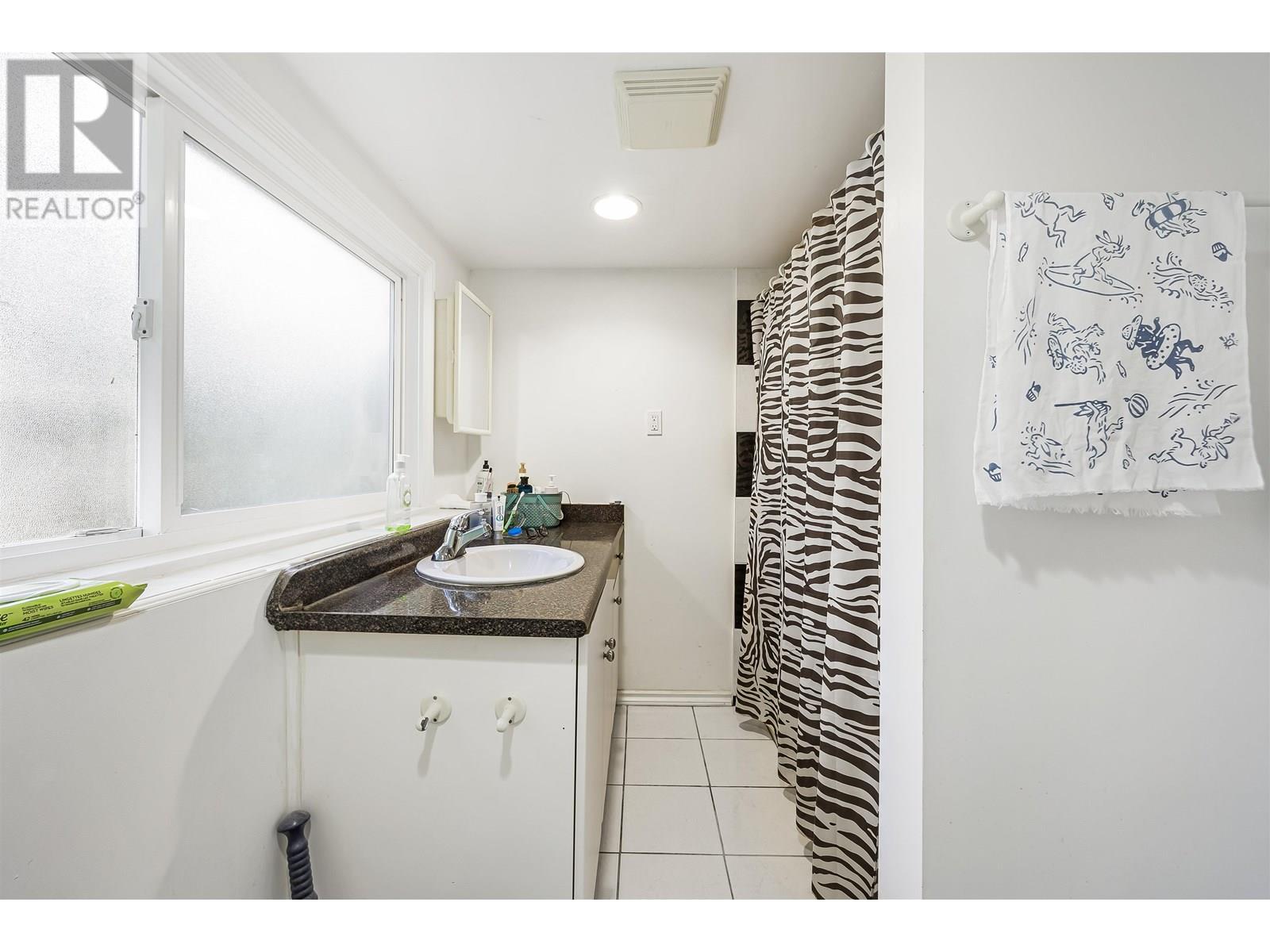 Photo 21 of 1008 E 22nd Avenue, Vancouver BC