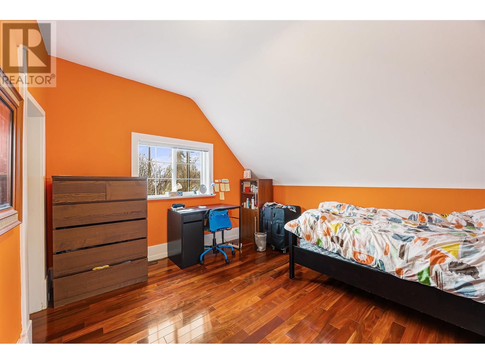 Photo 9 of 1008 E 22nd Avenue, Vancouver BC