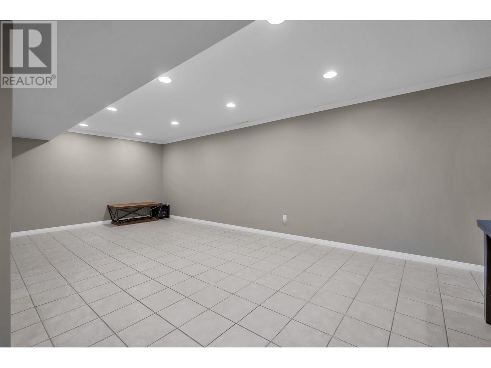 Photo 25 of 10 Cedarwood Court, Port Moody BC