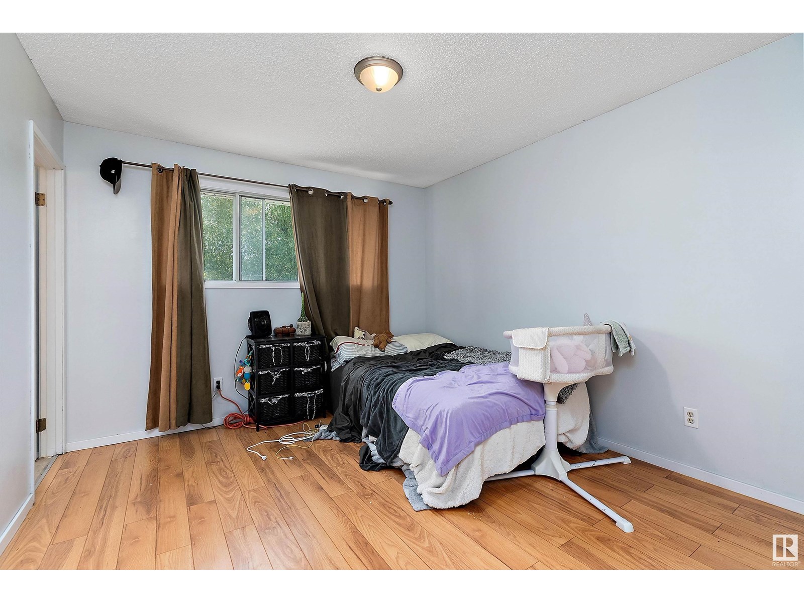 Photo 17 of 5207 53 Av, Warburg AB