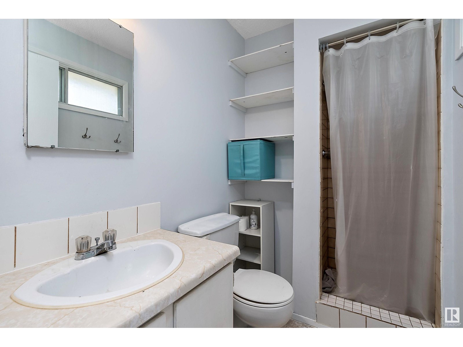 Photo 19 of 5207 53 Av, Warburg AB