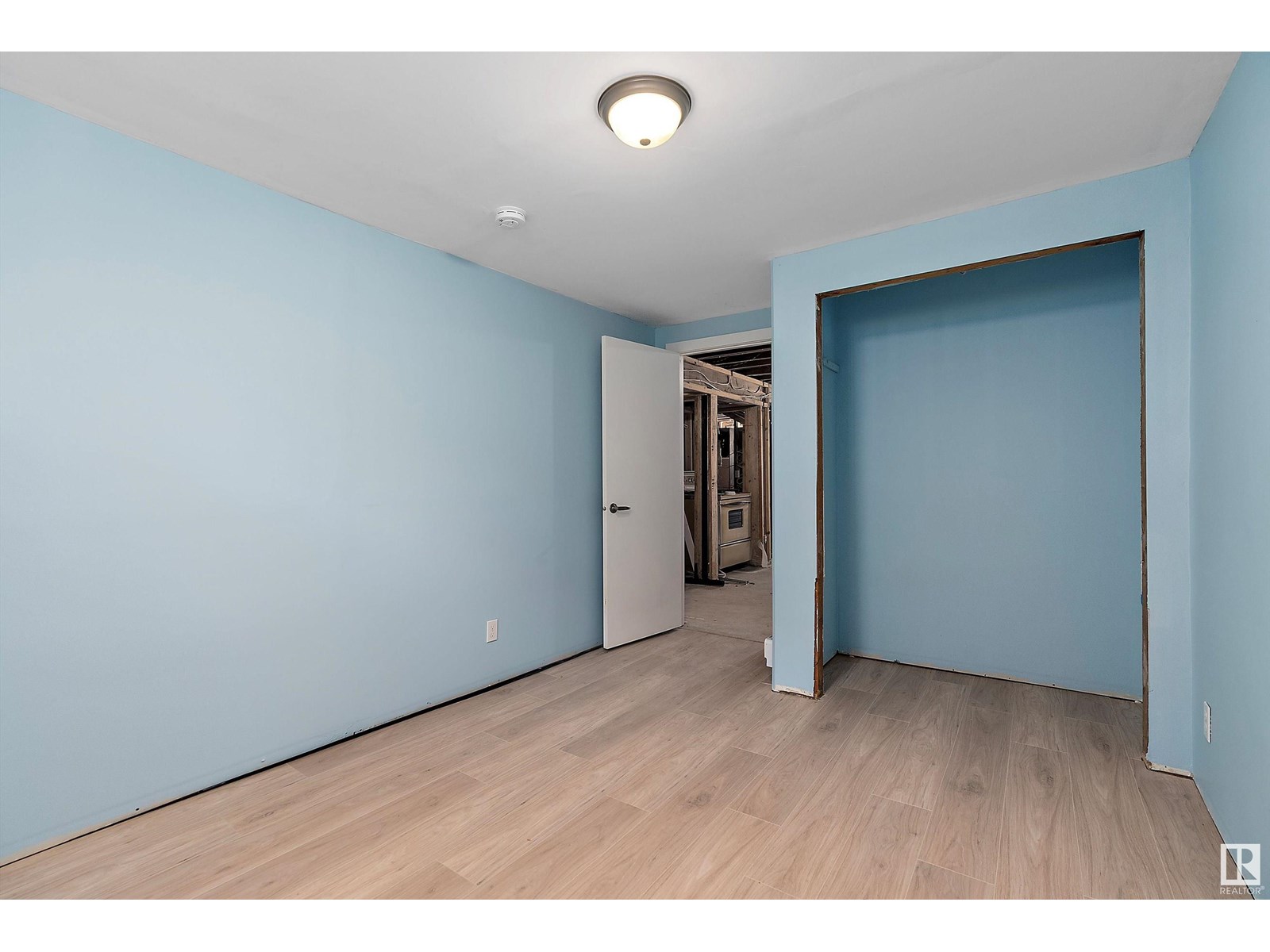 Photo 22 of 5207 53 Av, Warburg AB