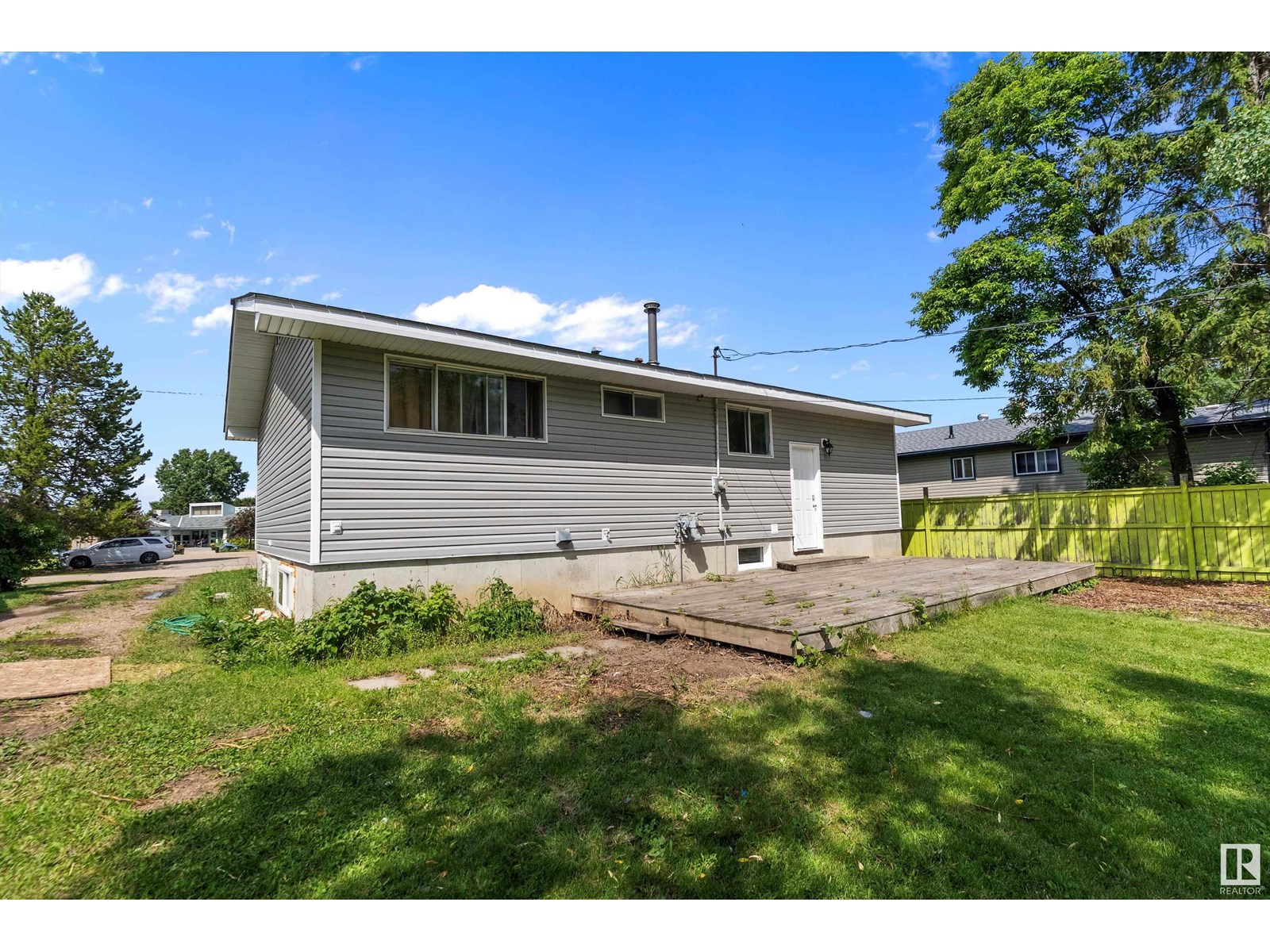 Photo 27 of 5207 53 Av, Warburg AB