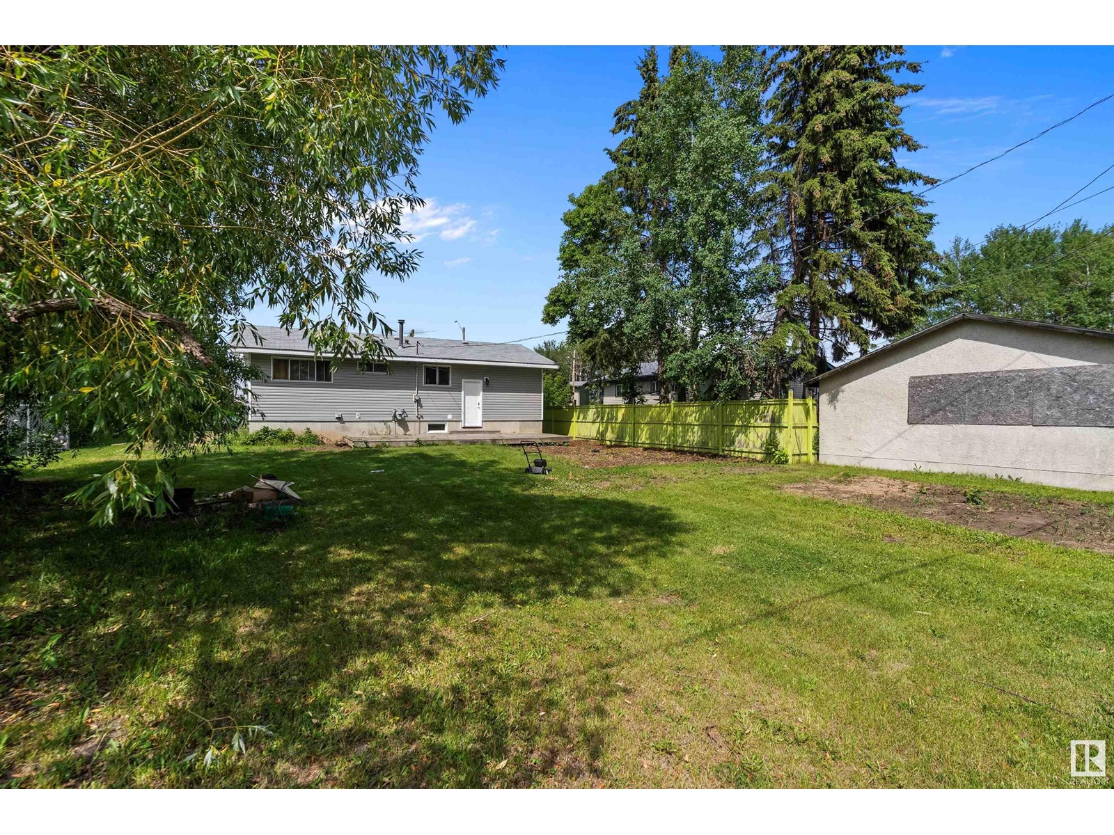 Photo 28 of 5207 53 Av, Warburg AB