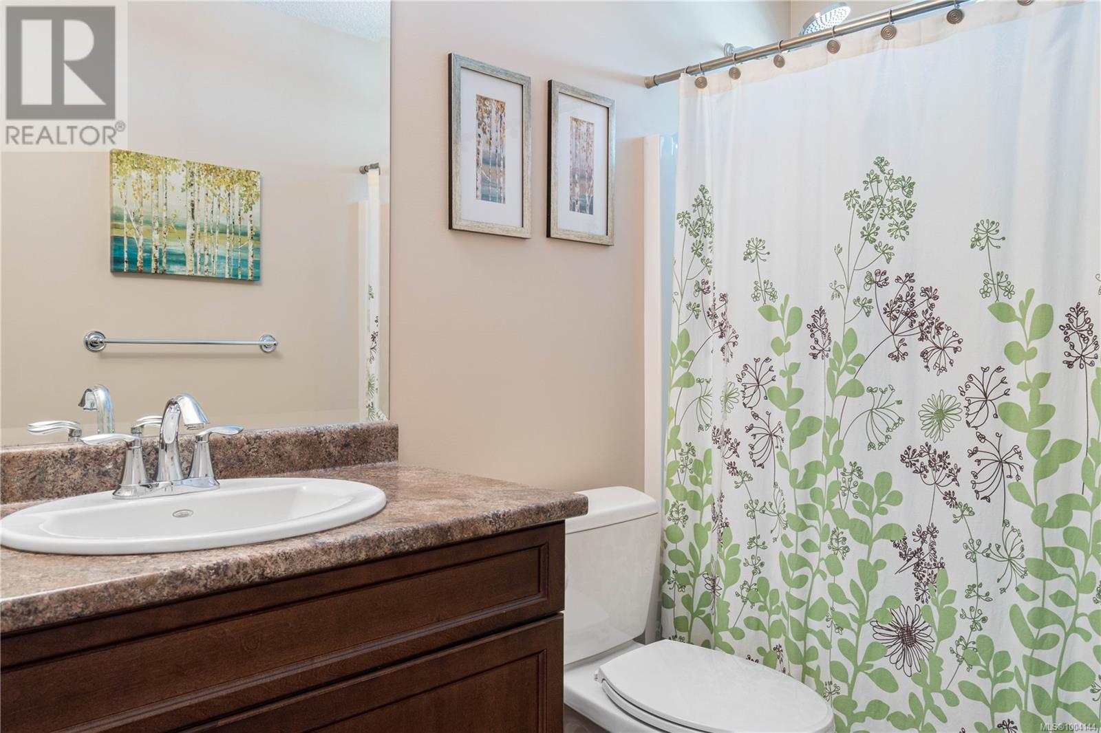 2130 Village Dr, Nanaimo