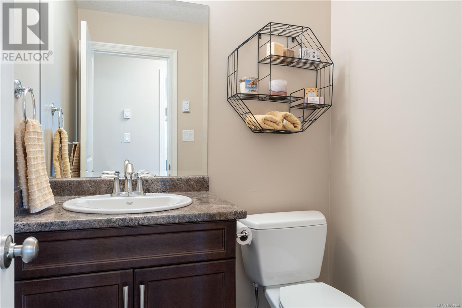 2130 Village Dr, Nanaimo