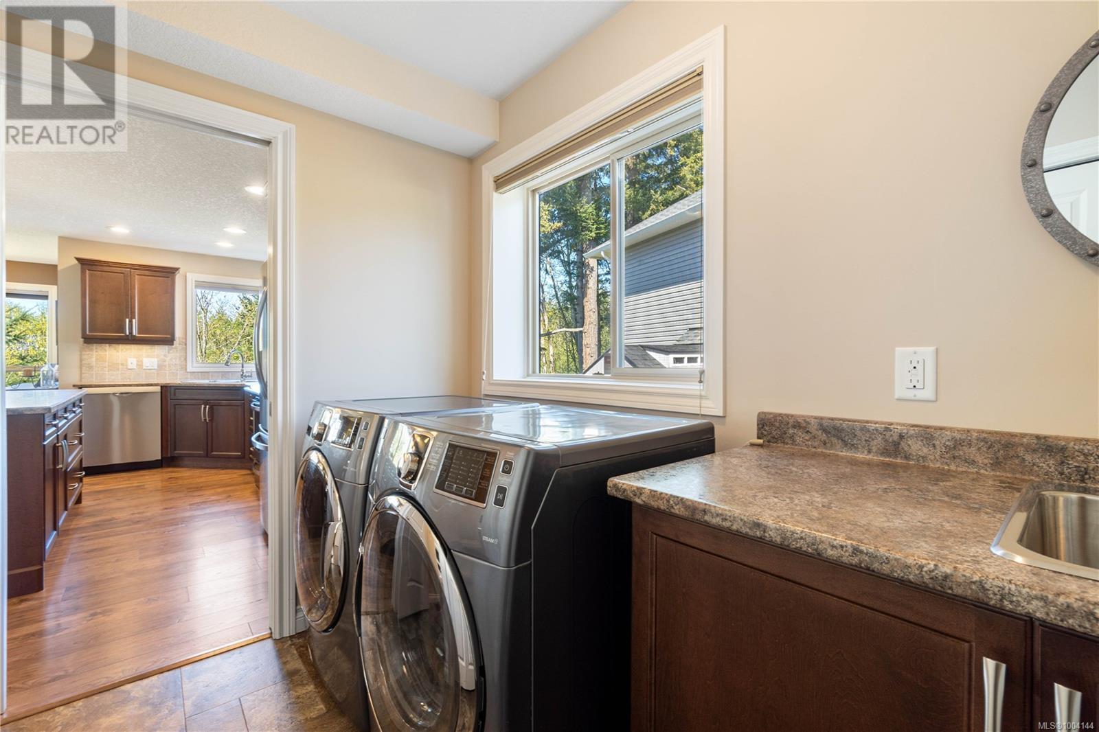 2130 Village Dr, Nanaimo
