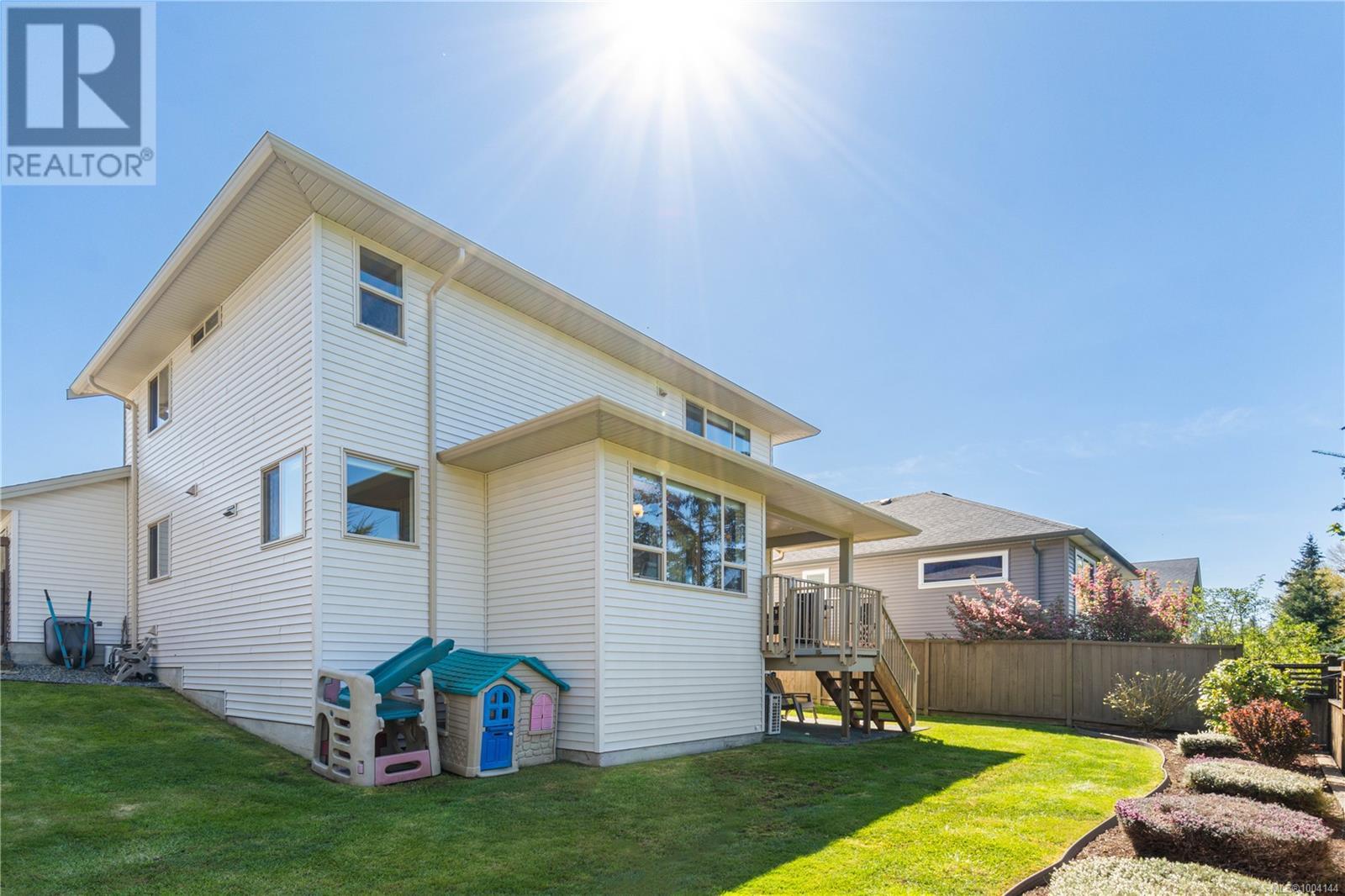 2130 Village Dr, Nanaimo
