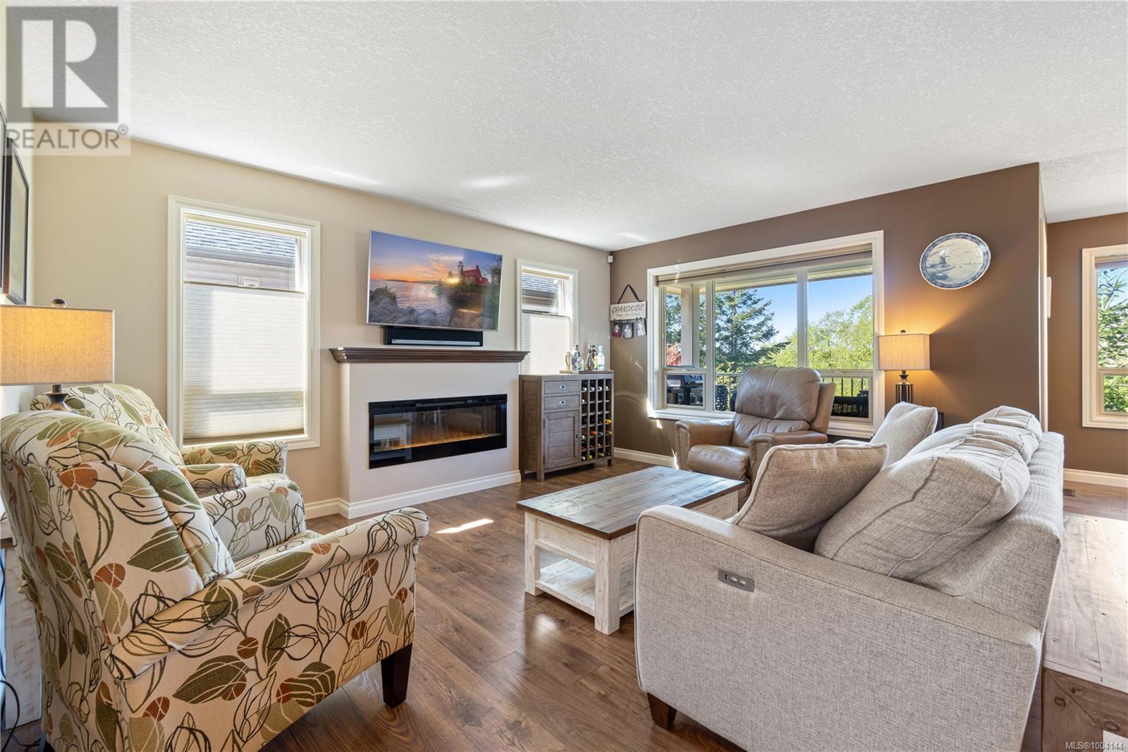 2130 Village Dr, Nanaimo