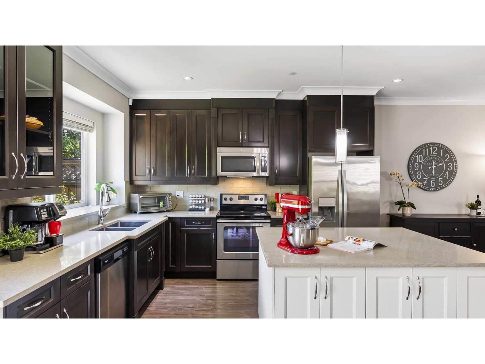 Photo 12 of 3 19938 70th Avenue, Langley BC