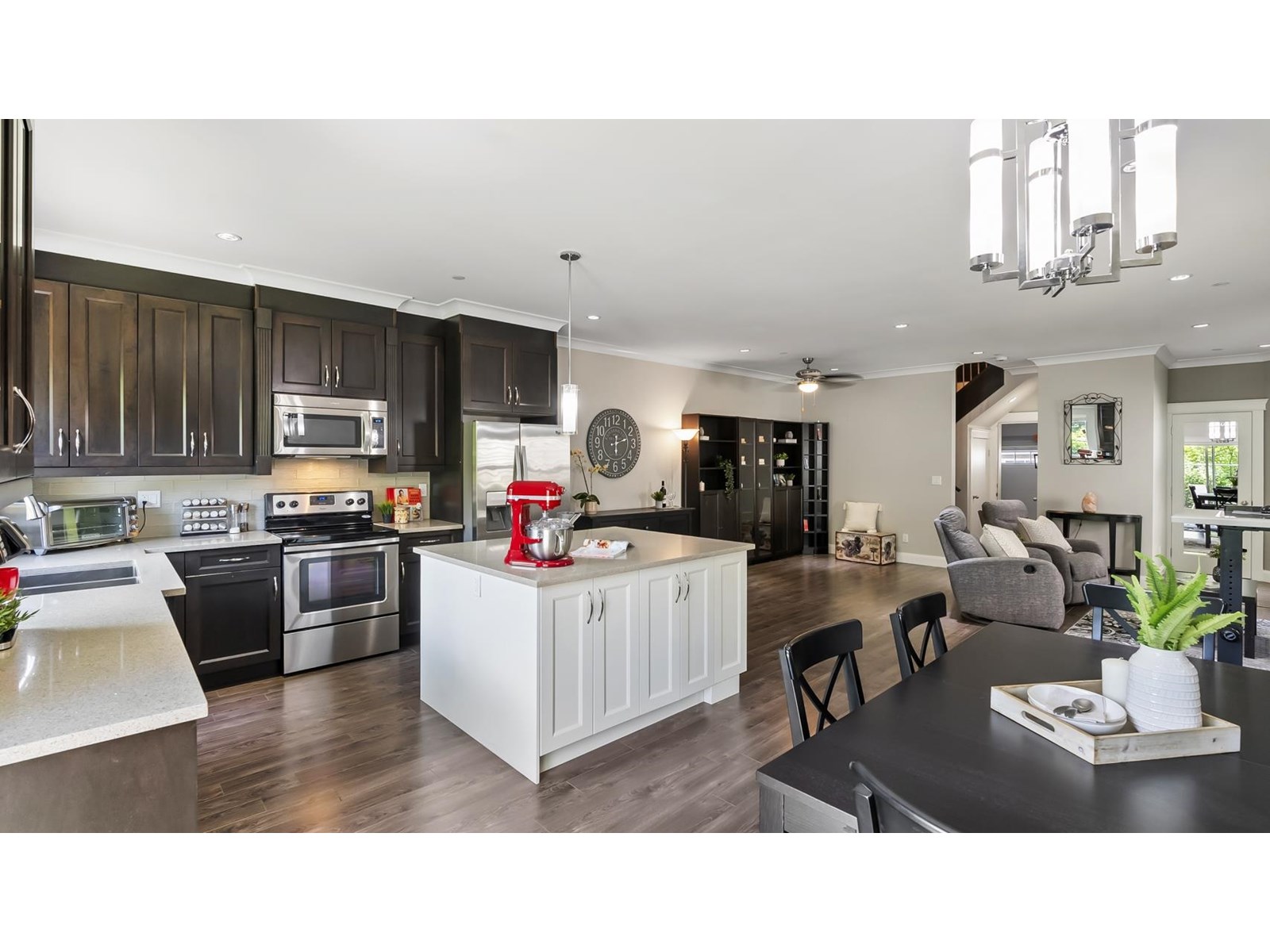 Photo 11 of 3 19938 70th Avenue, Langley BC