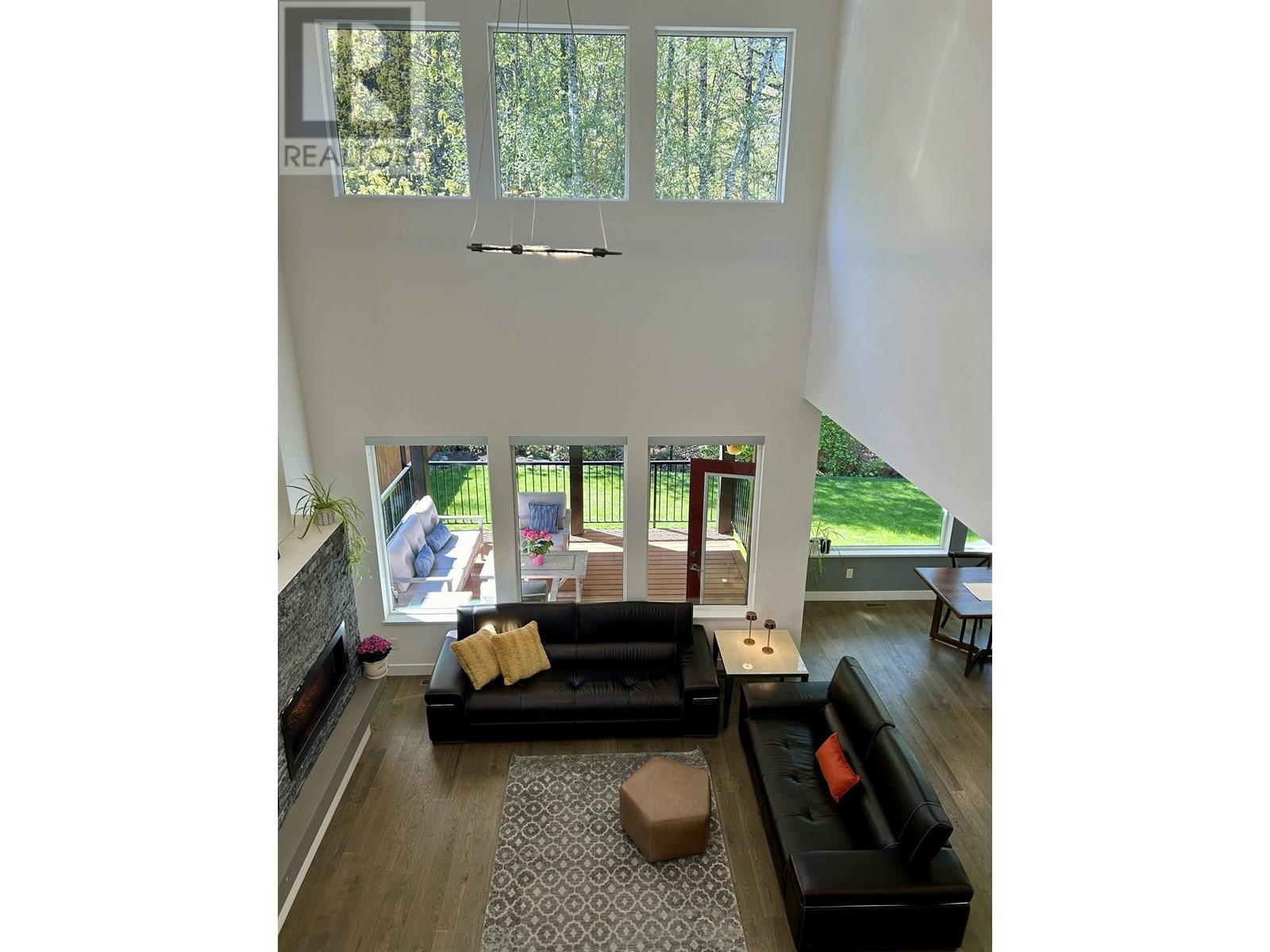 39271 FALCON CRESCENT, Squamish real estate listing R2992811