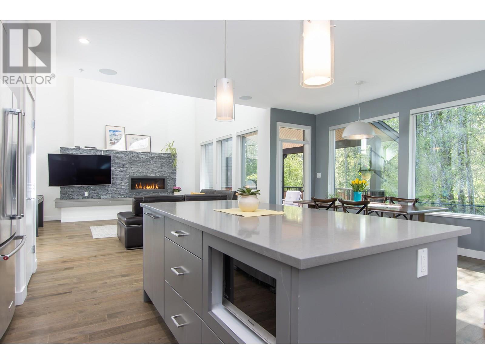 39271 FALCON CRESCENT, Squamish real estate listing R2992811