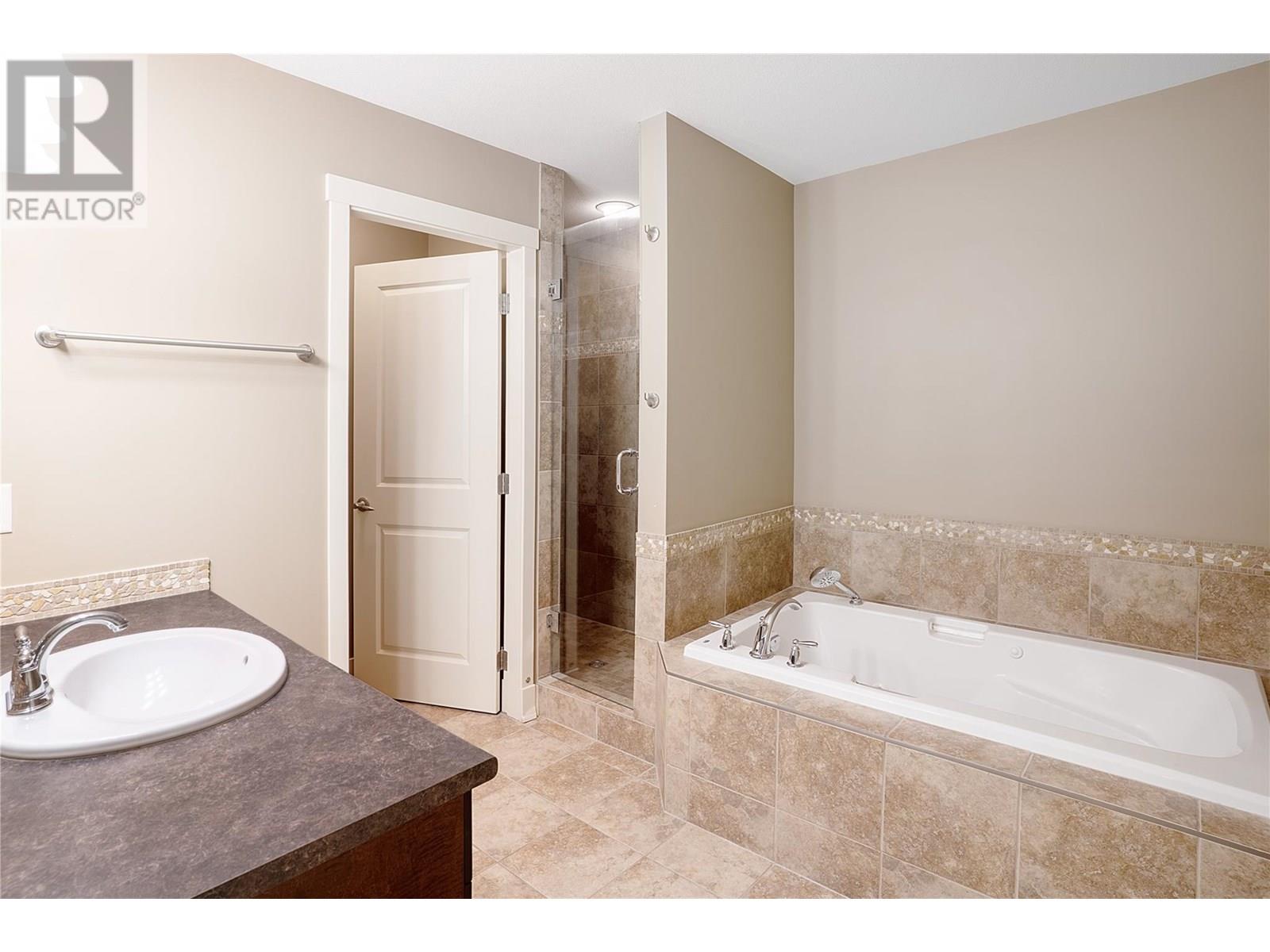 14 3359 Cougar Road, West Kelowna