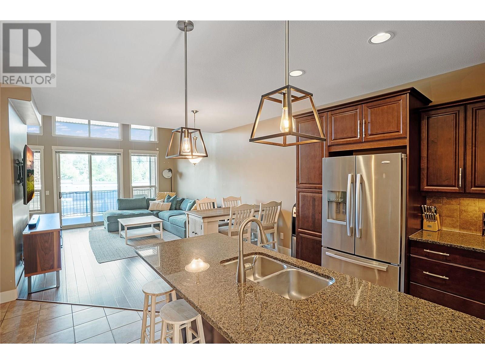 14 3359 Cougar Road, West Kelowna