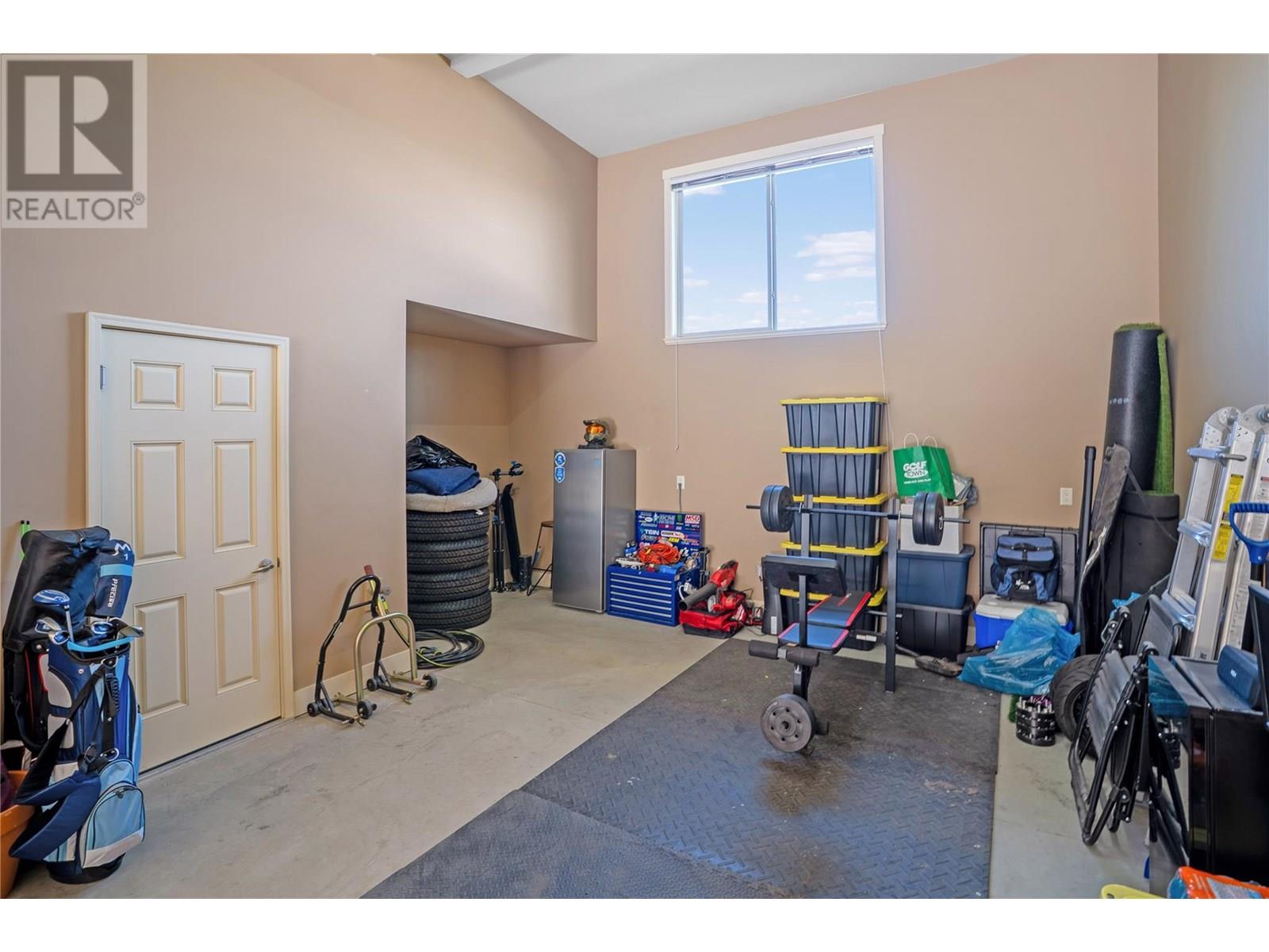 14 3359 Cougar Road, West Kelowna