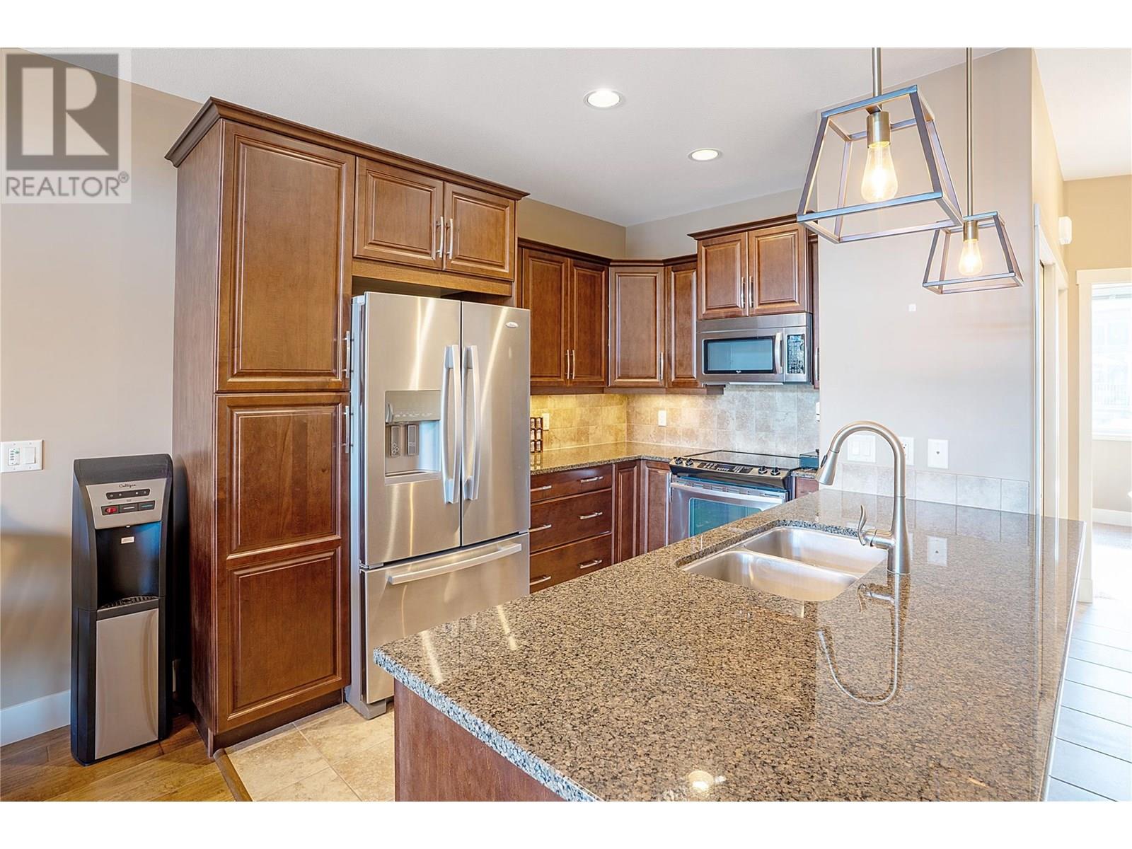 14 3359 Cougar Road, West Kelowna