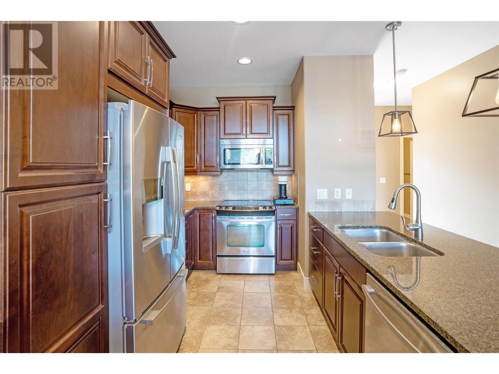 14 3359 Cougar Road, West Kelowna