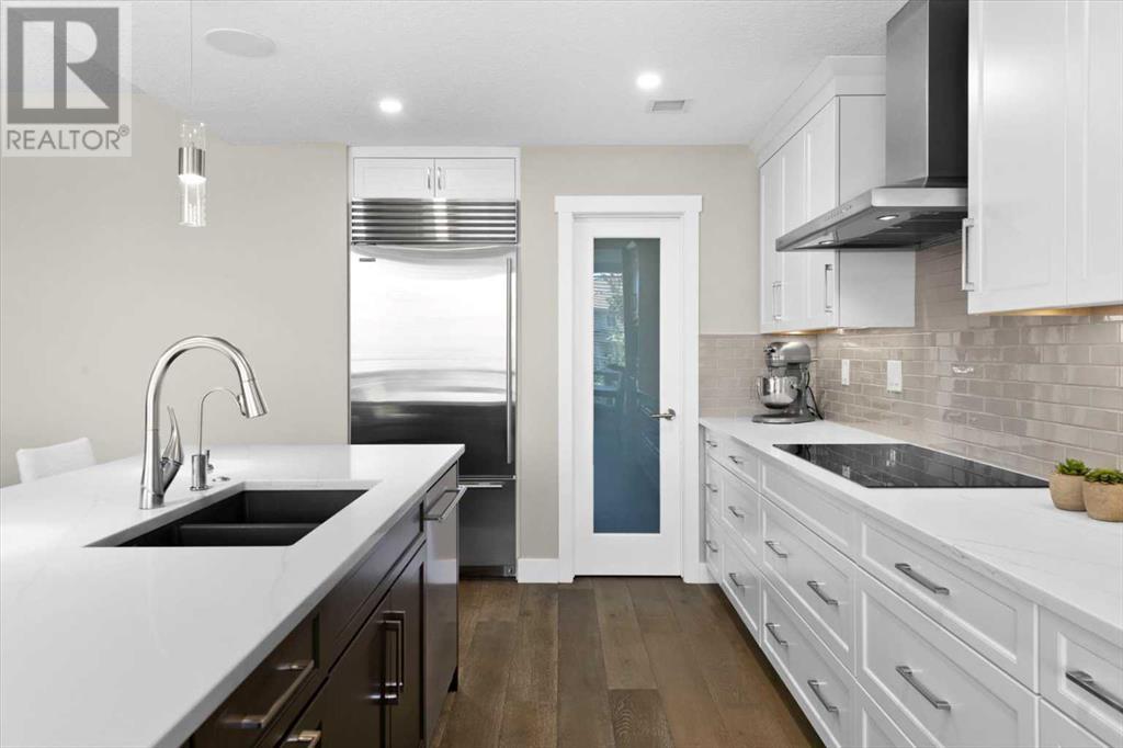 Single Family House for Sale in   Cougar Ridge Landing SW Patterson Calgary 
