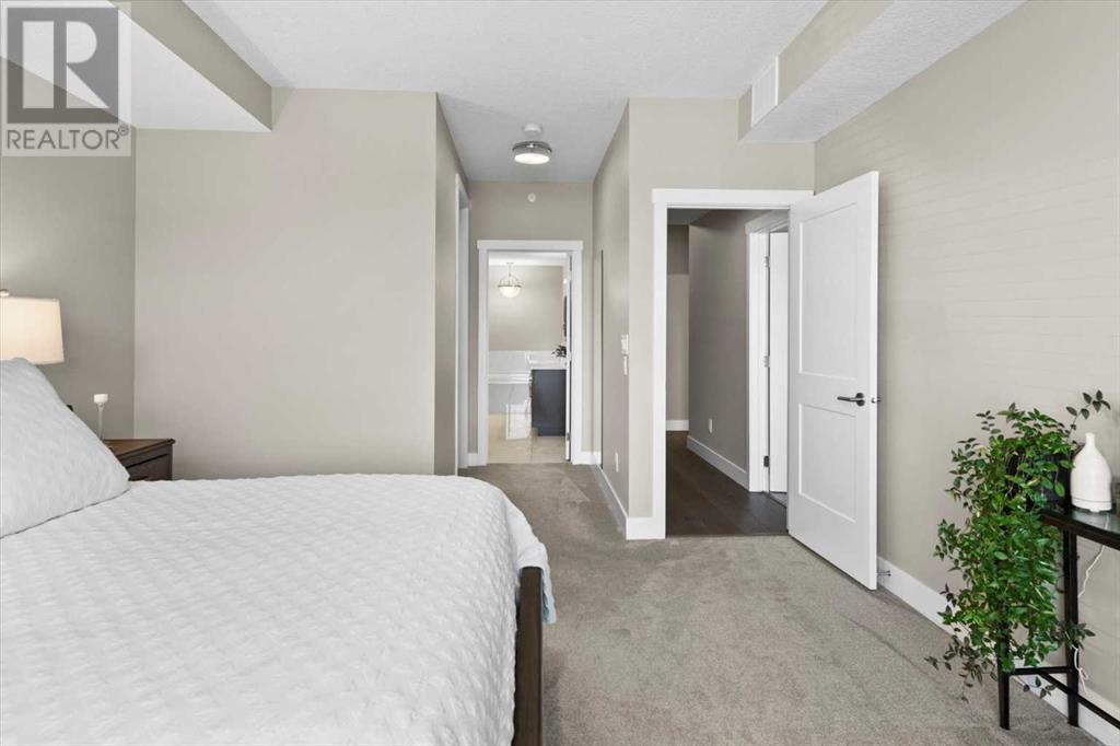 Single Family House for Sale in   Cougar Ridge Landing SW Patterson Calgary 