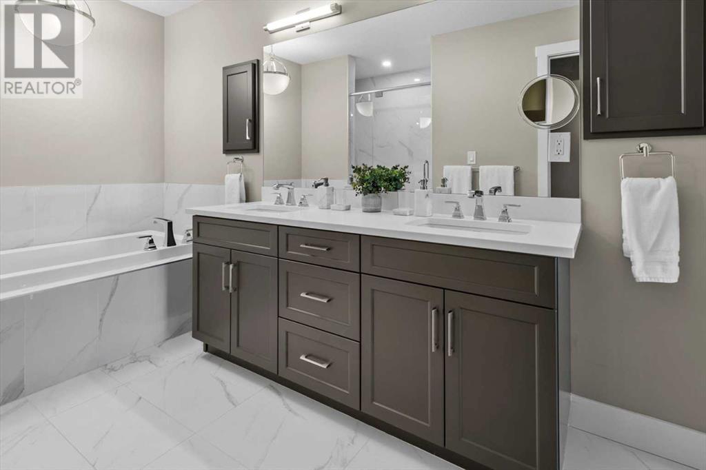 Single Family House for Sale in   Cougar Ridge Landing SW Patterson Calgary 