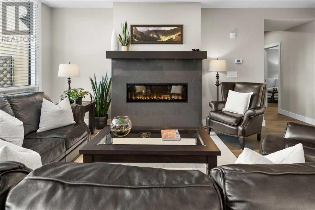 Single Family House for Sale in   Cougar Ridge Landing SW Patterson Calgary 