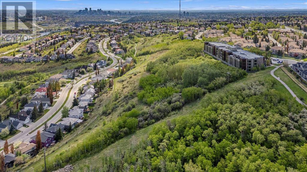 Single Family House for Sale in   Cougar Ridge Landing SW Patterson Calgary 
