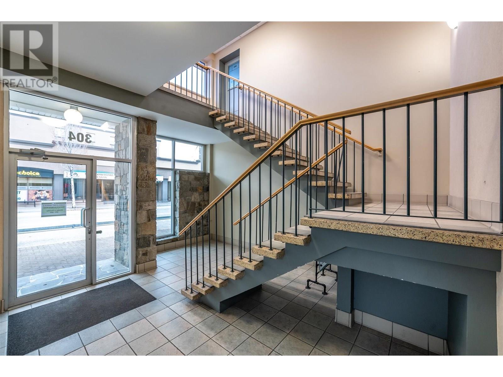 209 304 Martin Street, Penticton