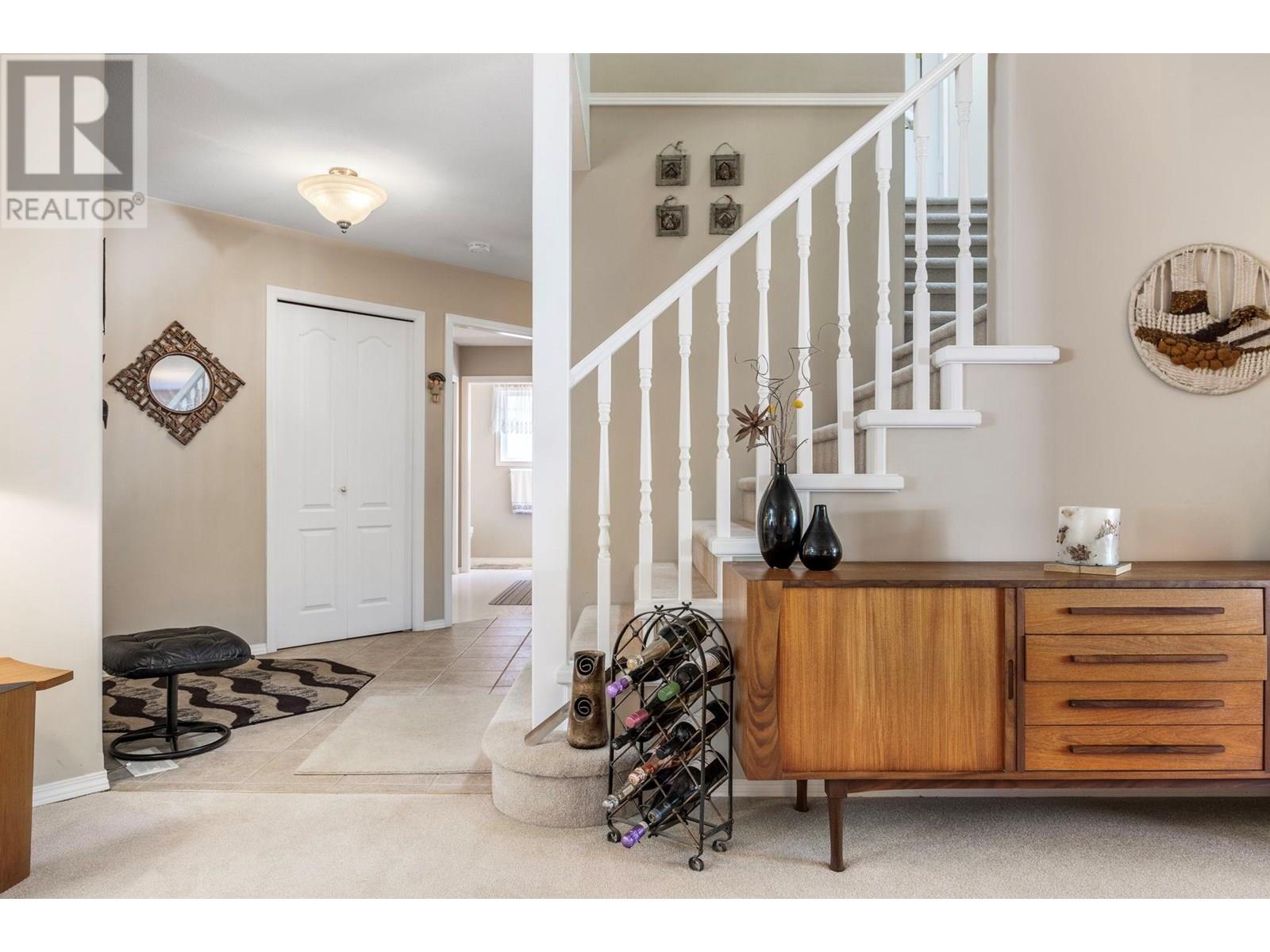 105 2220 Shannon Ridge Drive, West Kelowna