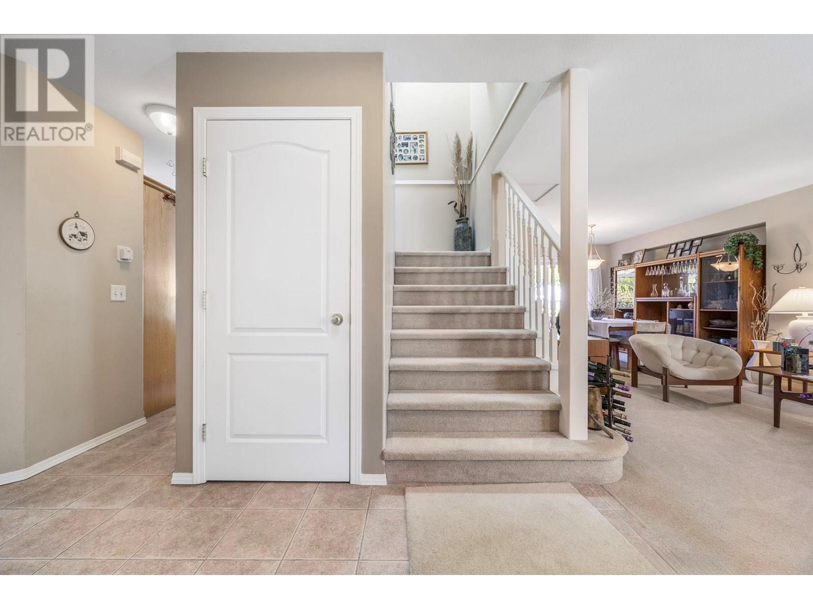105 2220 Shannon Ridge Drive, West Kelowna