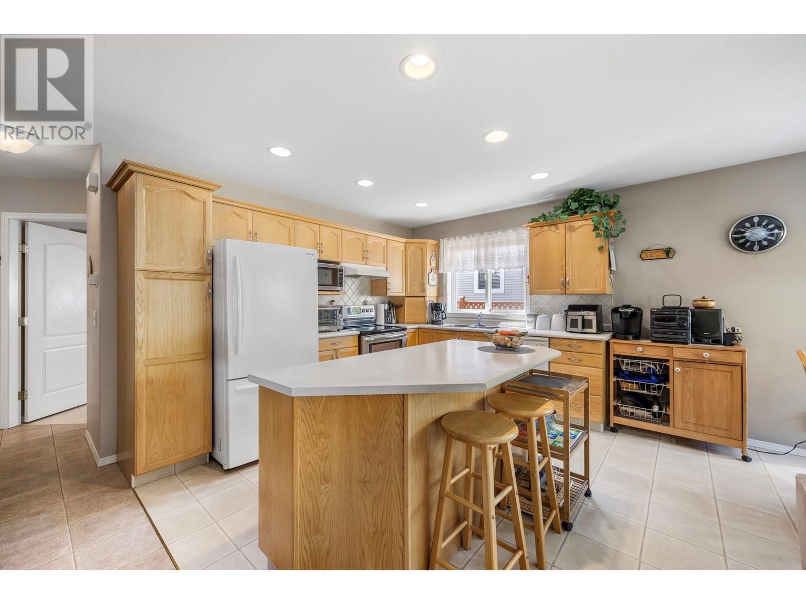105 2220 Shannon Ridge Drive, West Kelowna
