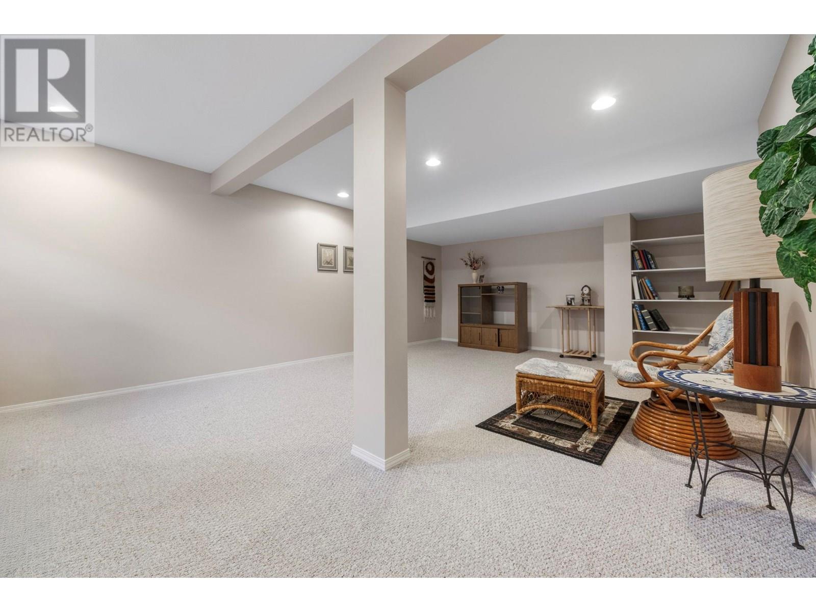 105 2220 Shannon Ridge Drive, West Kelowna