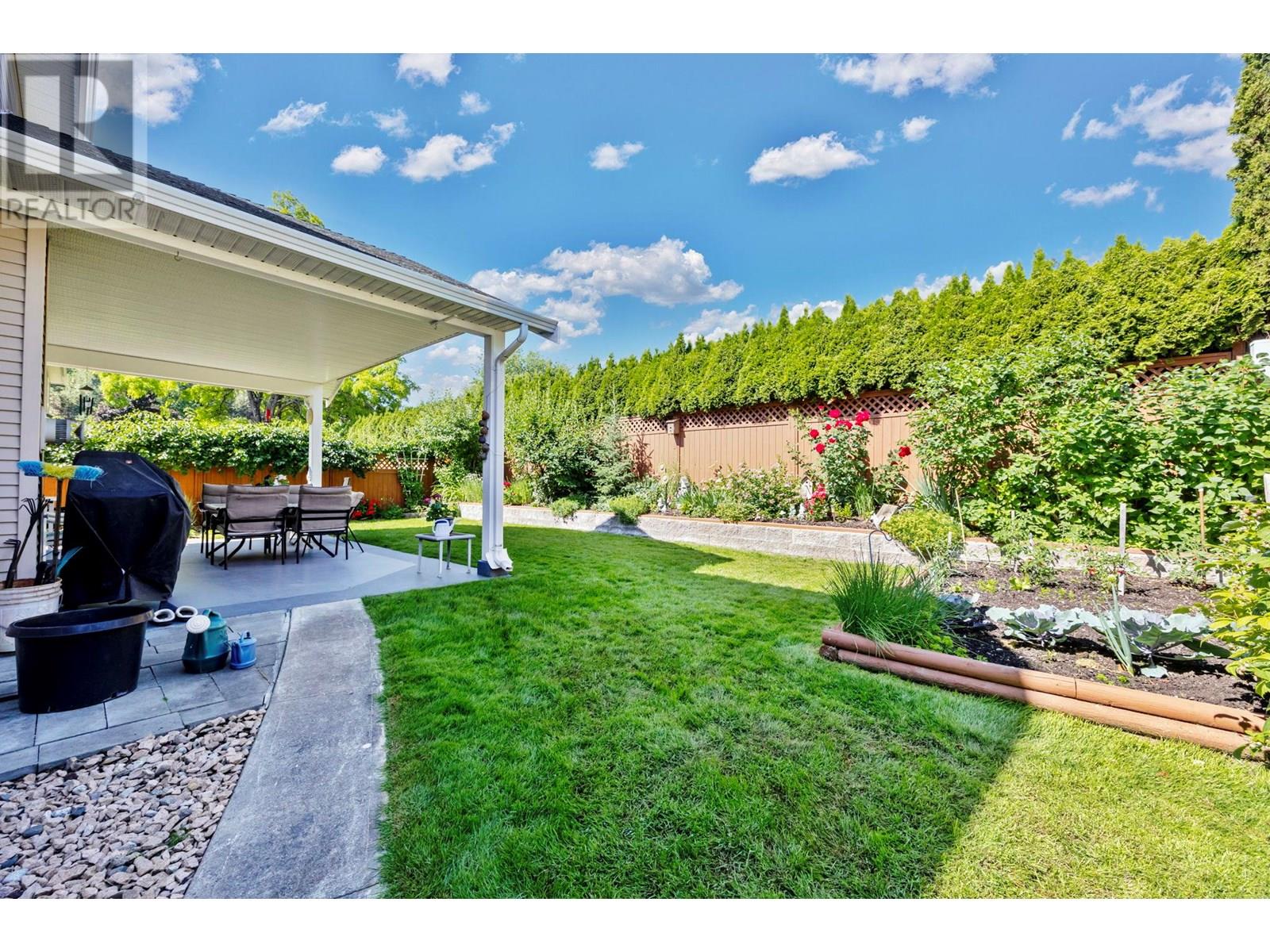 105 2220 Shannon Ridge Drive, West Kelowna