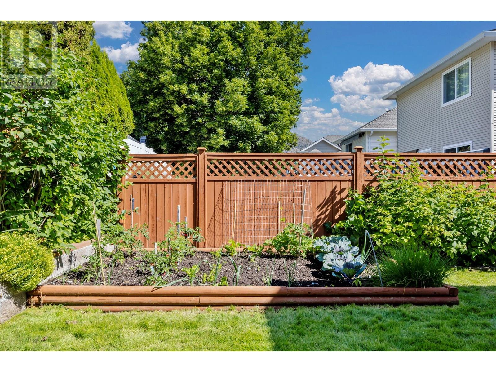 105 2220 Shannon Ridge Drive, West Kelowna