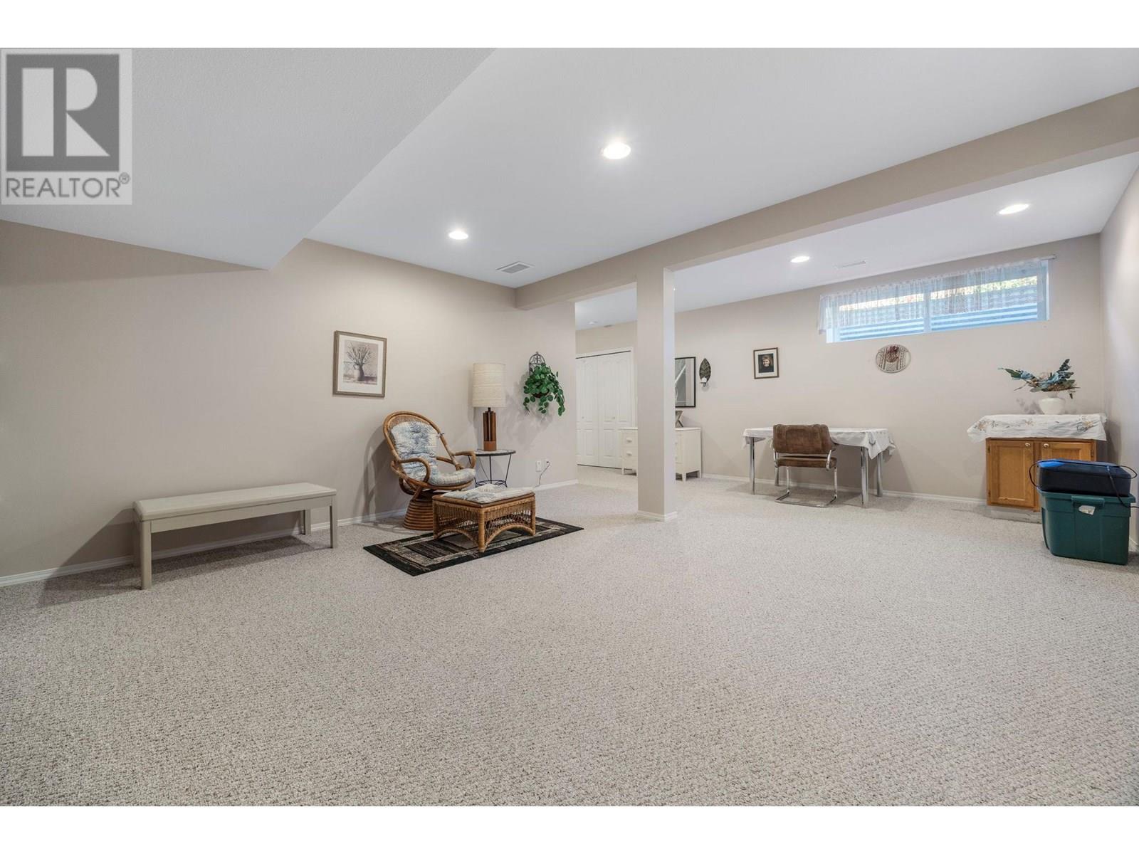 105 2220 Shannon Ridge Drive, West Kelowna
