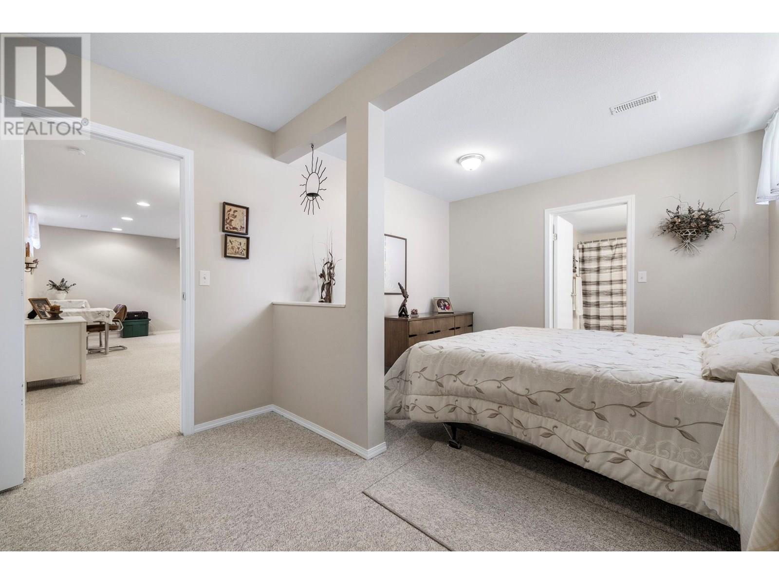 105 2220 Shannon Ridge Drive, West Kelowna