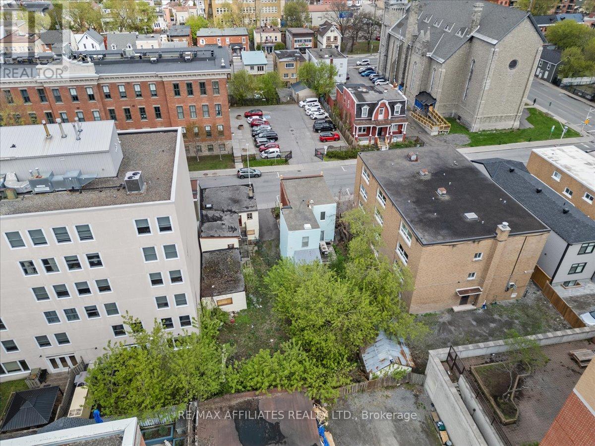 Photo 7 of 168 174 Murray Street N, Ottawa ON