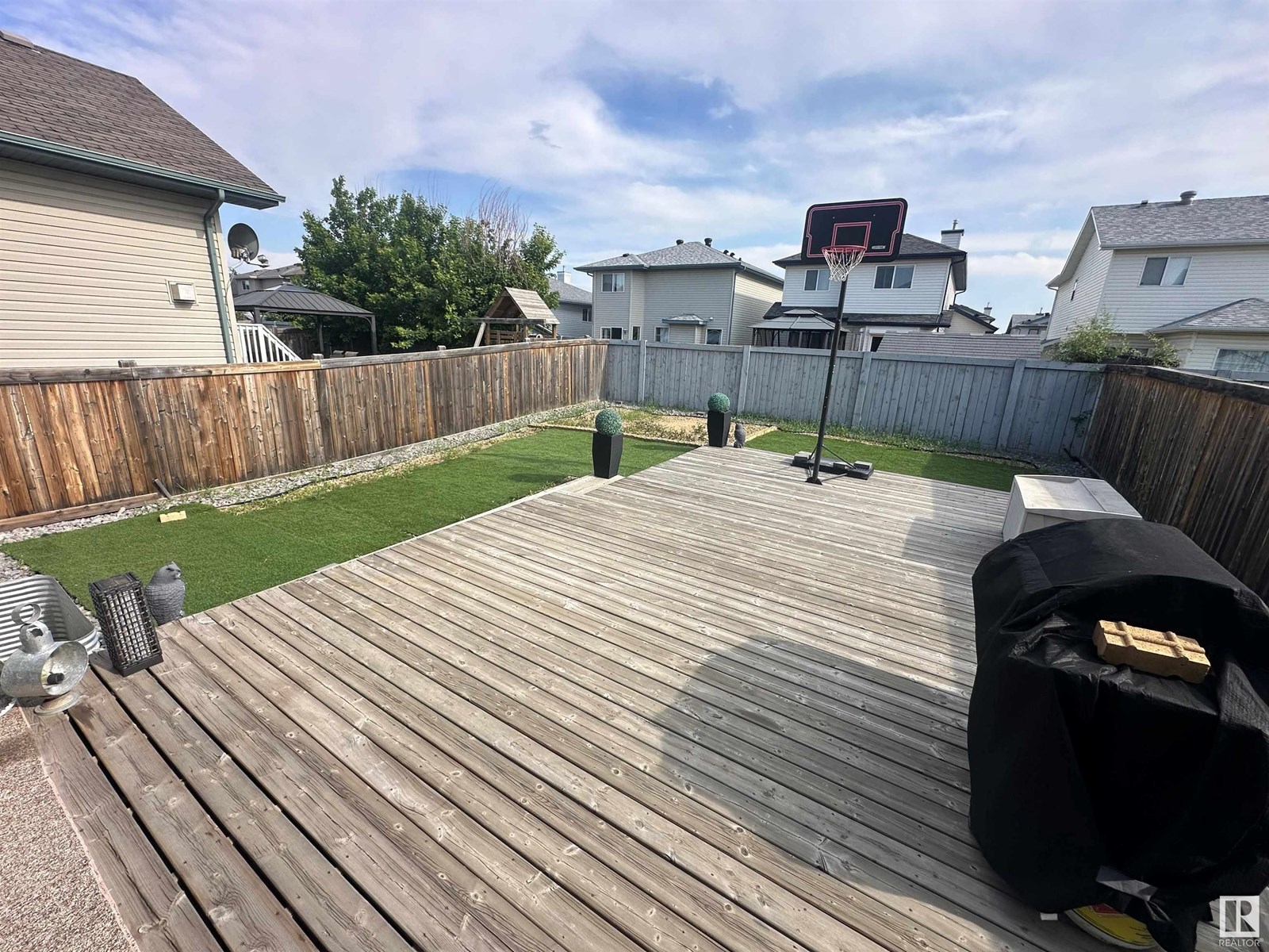 Photo 3 of 11827 174 Av Nw, Edmonton AB
