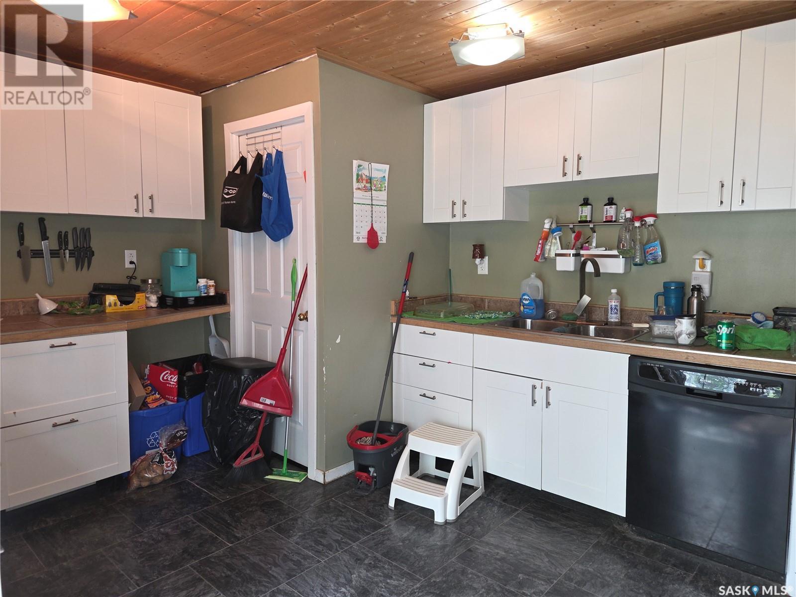 Photo 4 of 106 Tiree Street, Colonsay SK